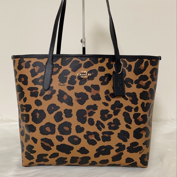 Coach Handbags - New💃Coach City Tote With Leopard Print Purse